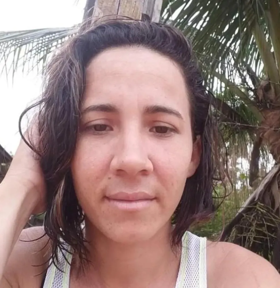 Após mais de 3 anos de crime brutal, polícia não desvenda morte de mulher degolada no quintal de casa em bairro de Plácido de Castro