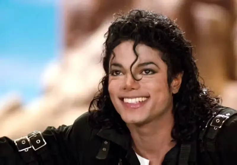Michael Jackson é o artista morto que mais faturou em 2025