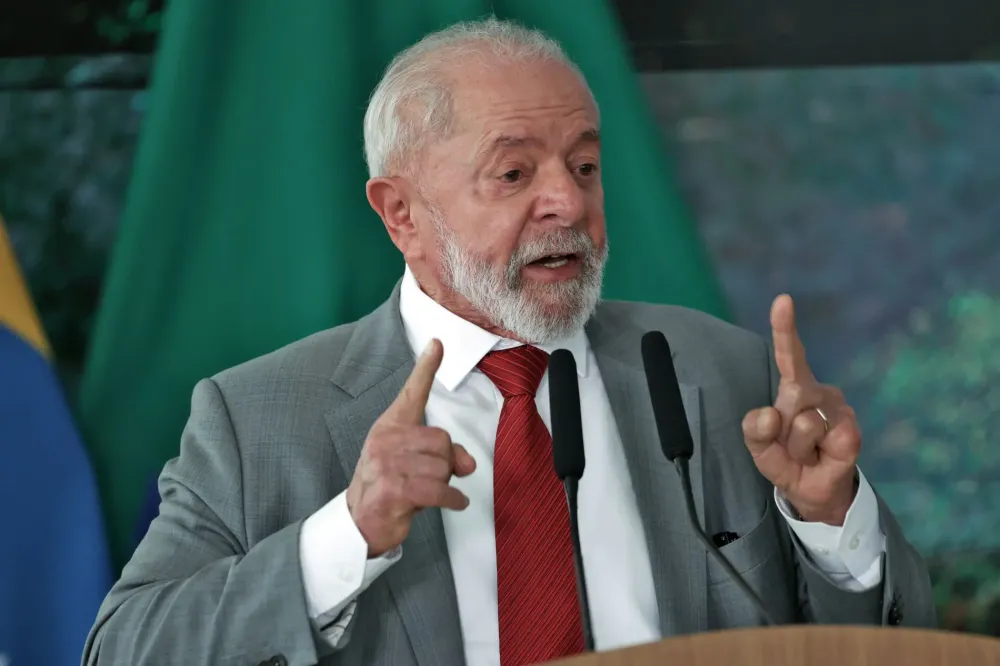 Lula diz que não deixará mais ninguém roubar o Brasil