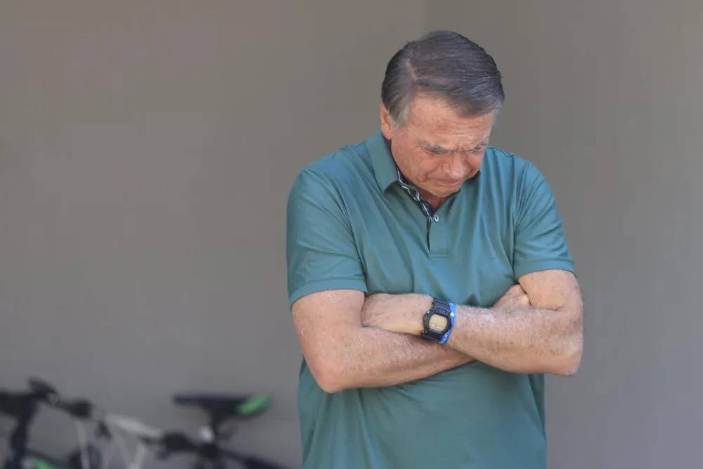 Ex-presidente Jair Bolsonaro é preso em Brasília