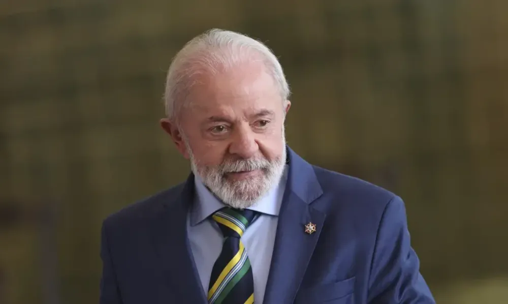 Lula manda recado para Bolsonaro e diz que o Brasil não pode permitir presidiário tranqueira se elegendo