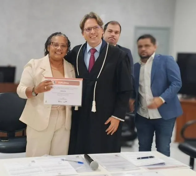 Marizete Melo toma posse como Juíza de Paz, em Plácido de Castro