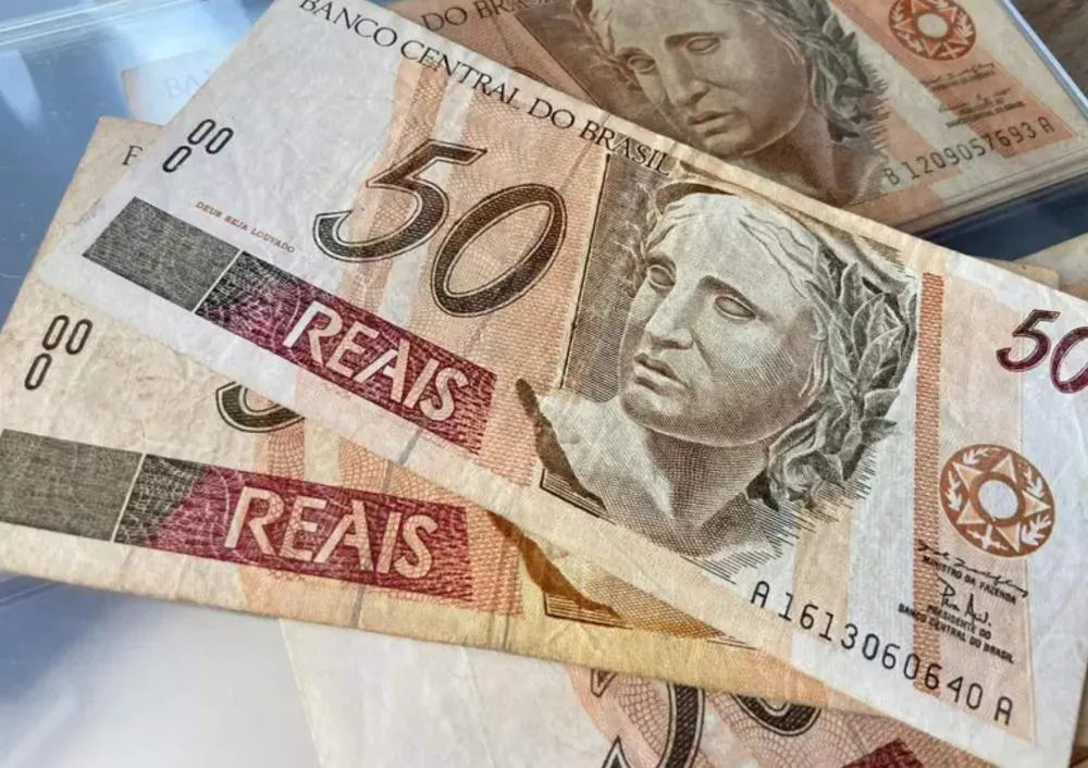 Esta nota de R$ 50 sem ‘Deus seja louvado’ é rara e vale até R$ 4 mil