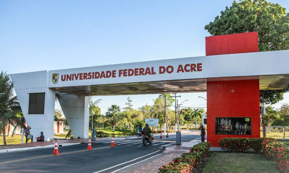 Ufac abre 320 vagas em seis cursos de graduação para o interior; veja os editais