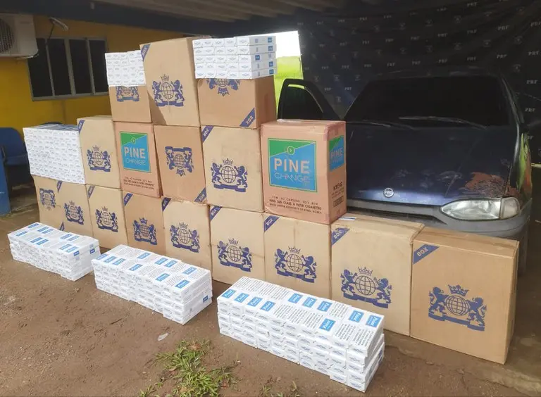 Polícia Rodoviária Federal apreende 11 mil maços de cigarros contrabandeados na AC-40