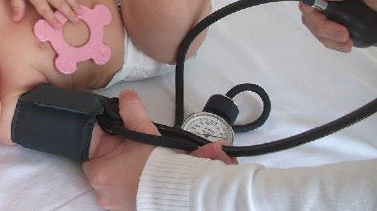 Estado oficializa lei que torna obrigatório o ‘teste do bracinho’ em atendimentos pediátricos no Acre