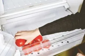 Quase todo mundo erra: 7 alimentos que não devem ficar na geladeira