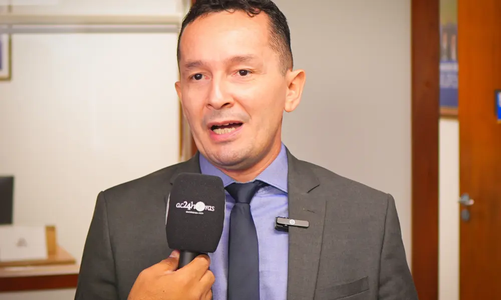 Adailton Cruz acusa manipulação que trava reajuste em planos de carreiras de servidores
