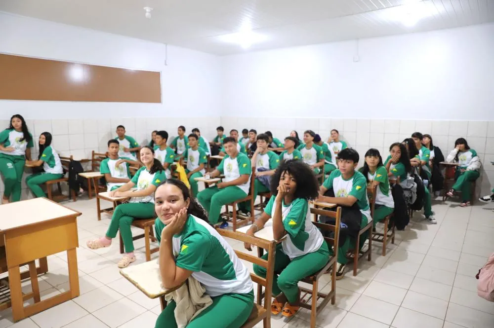 Em meio a cancelamento de contratos e demissão em massa, ano letivo começa com falta de professores e mediadores em Plácido de Castro