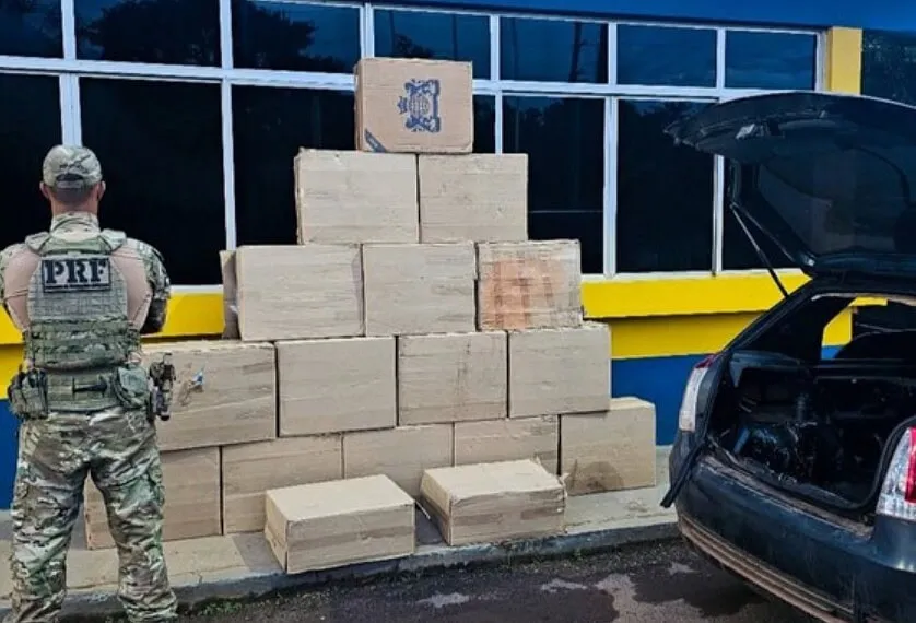 PRF apreende 7,5 mil maços de cigarros contrabandeados na BR-364, no Acre