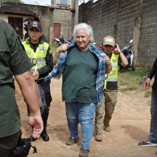 Prefeita de Cobija é apreendida ao desembarcar e levada para presídio de Villa Busch