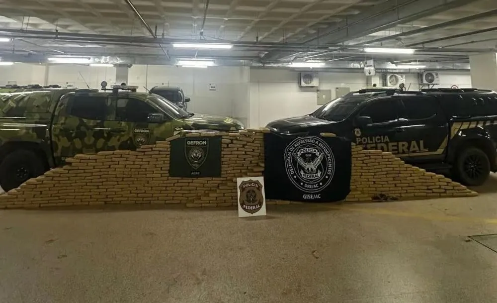 Dois homens são presos com mais de meia tonelada de maconha dentro de carros no Acre; VÍDEO