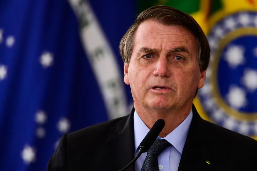 Bolsonaro pede que Superior Tribunal Militar rejeite ação da perda de patente