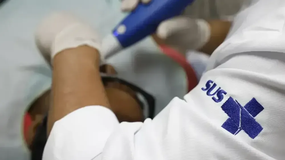 Mulheres vítimas de violência terão acesso a reconstrução dental no SUS