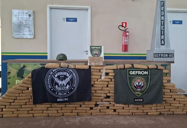 Operação na fronteira apreende mais de 200 kg de skunk e prende seis pessoas na região de Plácido de Castro