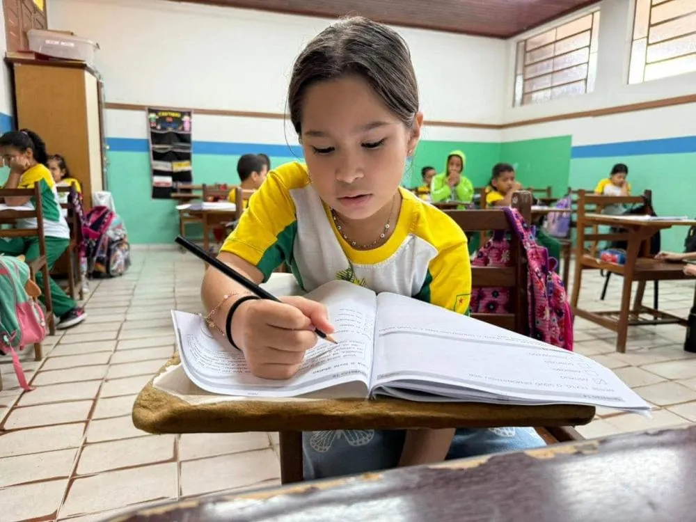 Quase um mês após início do ano letivo, escolas estaduais de Plácido de Castro seguem com grade de horário alternada por falta de contratação de professores e mediadores
