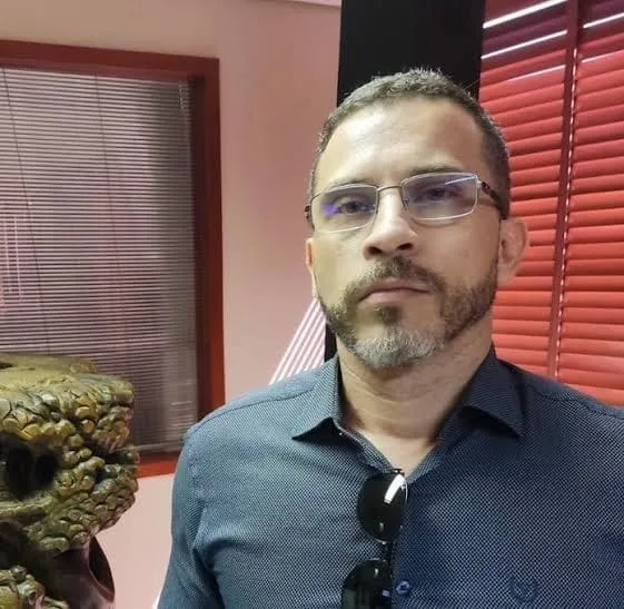 Delegado da Polícia Civil é condenado a mais de 2 anos de prisão por stalking e violência doméstica no Acre