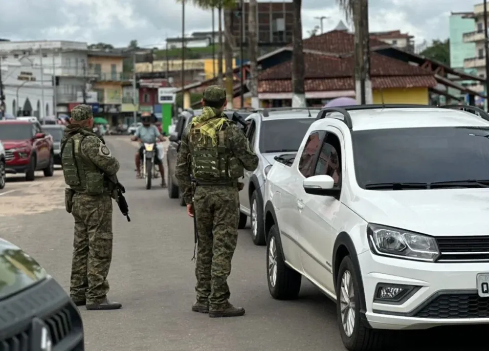 Forças de segurança fecham rotas de crime na fronteira com o Peru