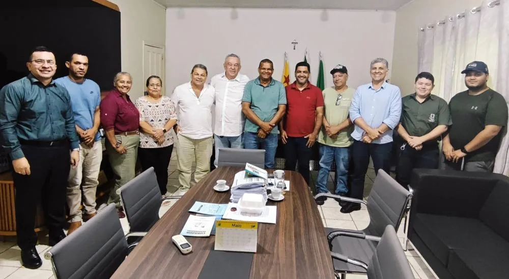 Prefeito Camilo da Silva recebe representantes da UFAC para tratar da implantação do curso de Enfermagem no município