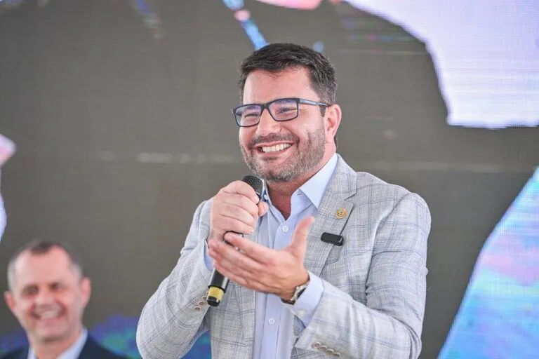 Condenado pelo STJ, Gladson Cameli alega “tapetão” e diz ser alvo de perseguição política