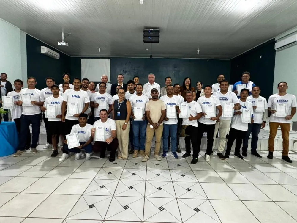 Prefeitura Municipal entrega certificados a dezenas de alunos capacitados em cursos profissionalizantes e reforça compromisso com geração de renda, empreendedorismo e inclusão social