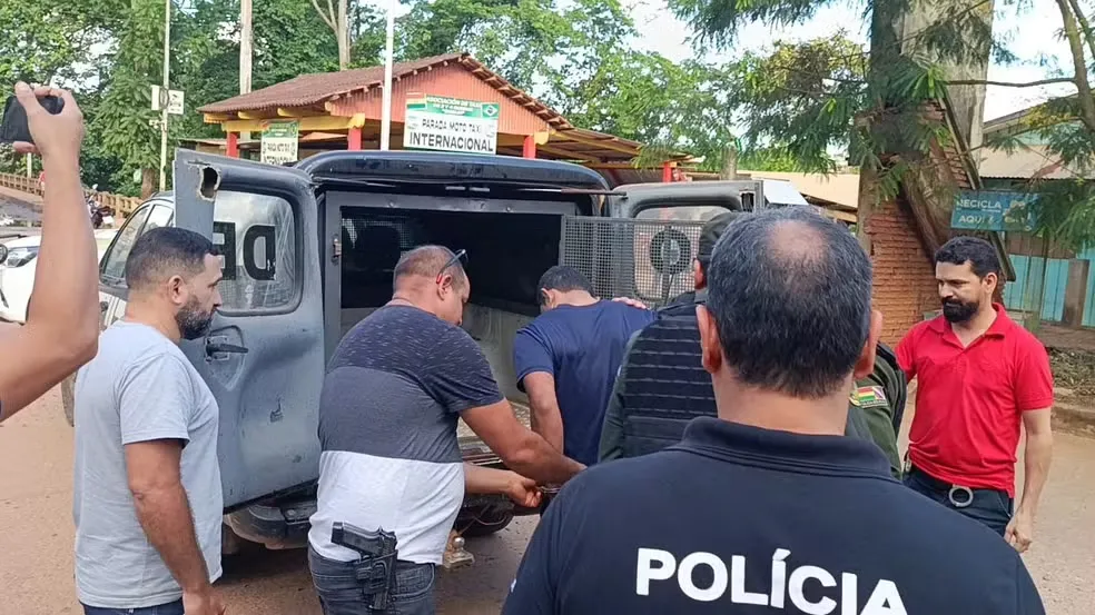Foragido é entregue à polícia do AC após ser preso em local de duplo homicídio na Bolívia