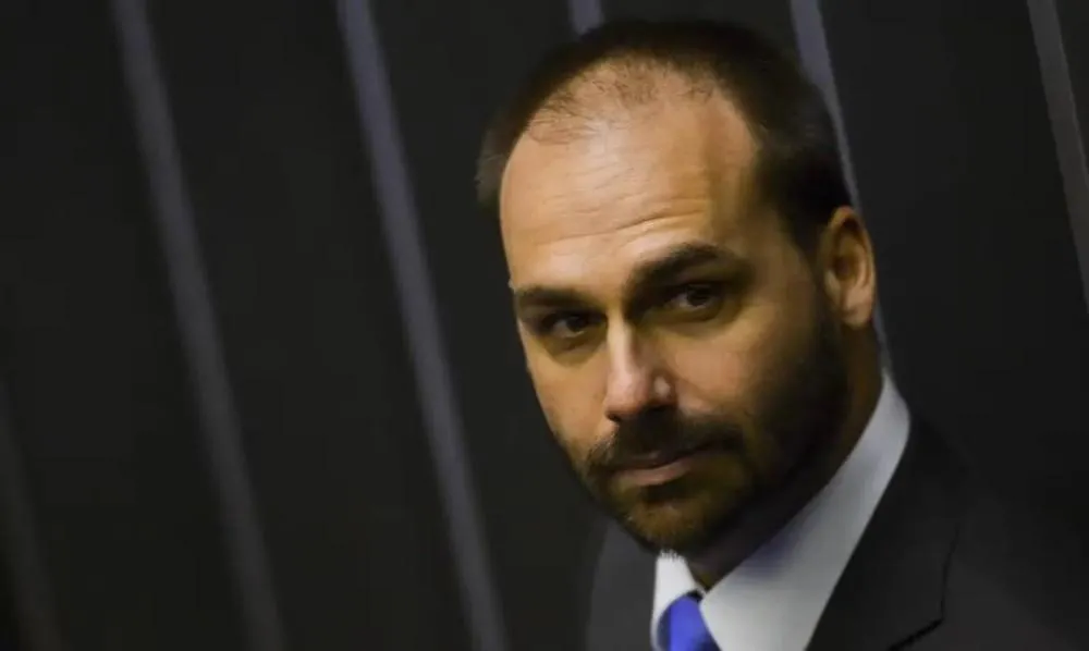 Eduardo Bolsonaro nega contrapartida a Vorcaro e diz que se sustenta com ‘renda passiva’
