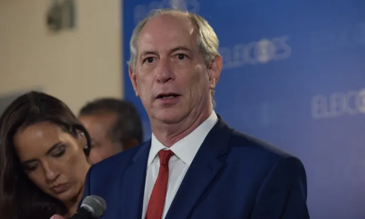 Ciro Gomes manda prender apoiador ao confundir gesto com símbolo do CV