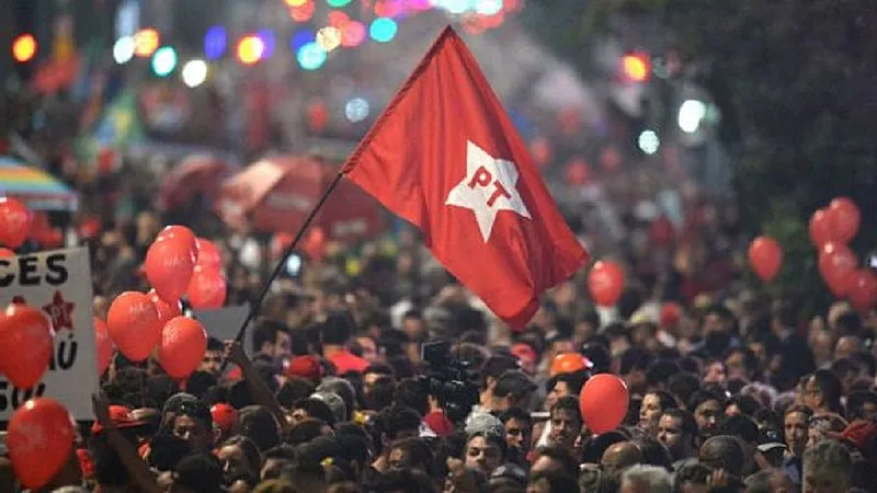 Entre promessas e paixões políticas: o mistério do eleitor fiel ao PT no Brasil