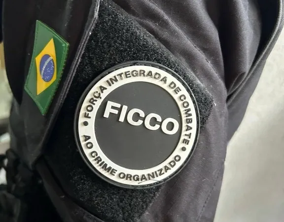 Operação no Acre resulta em prisão e bloqueio de patrimônio milionário