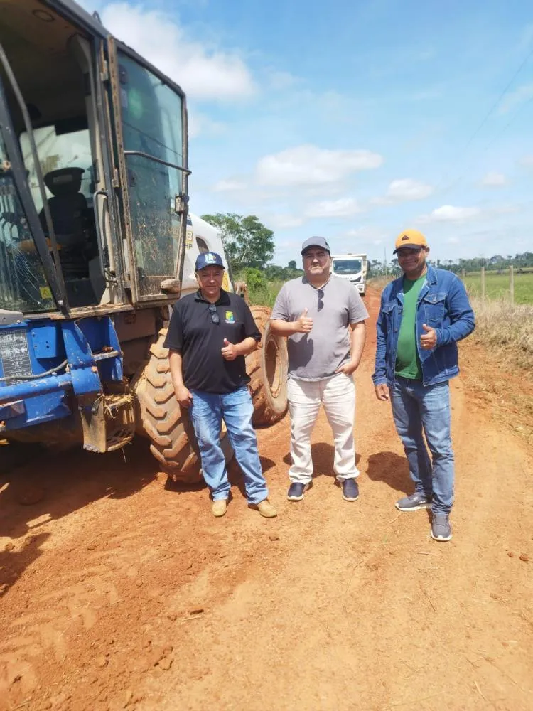 Vereadores acompanham recuperação do Ramal Céus Aberto e reforma de escola rural em Plácido de Castro