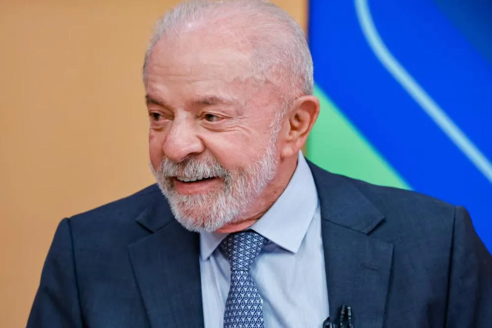 Lula passa por radioterapia preventiva após retirada de lesão de pele no couro cabeludo