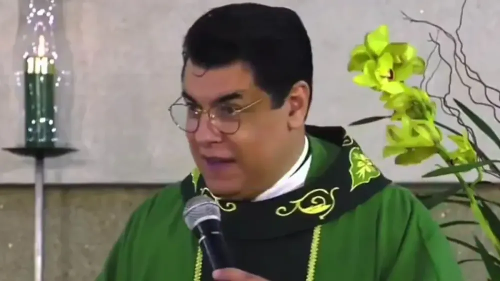 Padre alerta noiva sobre lista de exigências e casamento é cancelado em MG • Reprodução • Redes Sociais
