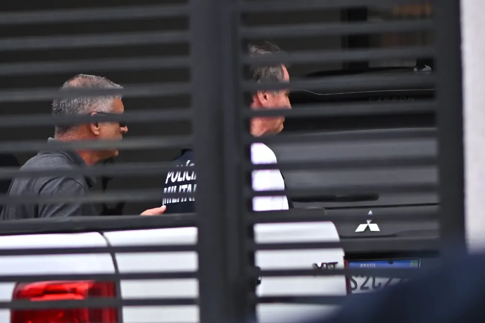 Bolsonaro teve visita de Milei barrada pelo STF, enquanto Lula recebeu ao menos 16 estrangeiros durante o período em que esteve preso. (Foto: Andre Borges / (EPA) EFE)