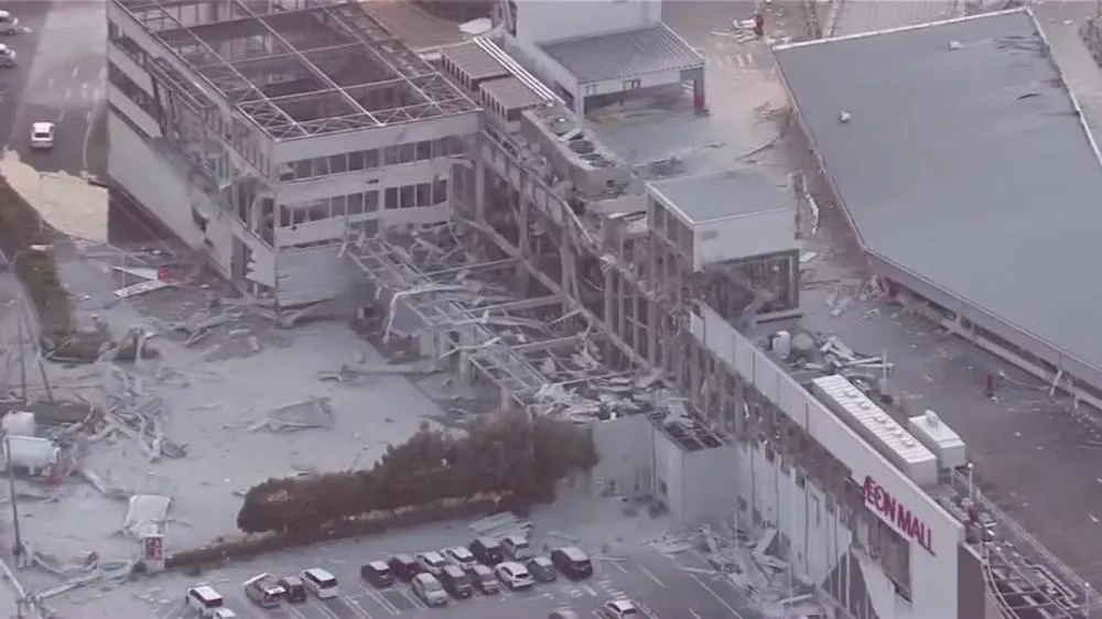Tremor provocou explosão em shopping em Kumamoto e deixou o local destruído | Reuters - 28.07.2026