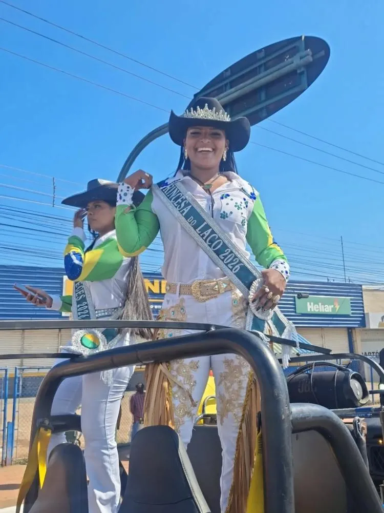 Josefa Inácio representa Plácido de Castro e conquista o título de Princesa do Laço na Expoacre 2026 - Foto: Arquivo pessoal. 