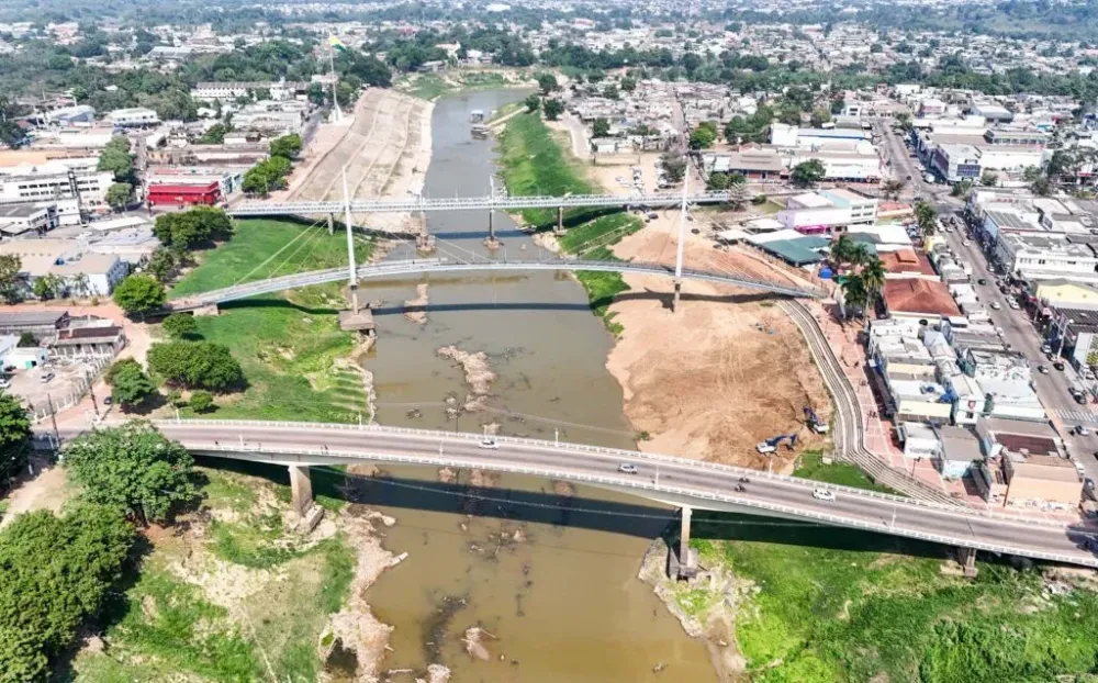 Seca provoca queda no nível do Rio Acre e aumenta risco de queimadas. Foto: Defesa Civil do Acre/ Divulgação.