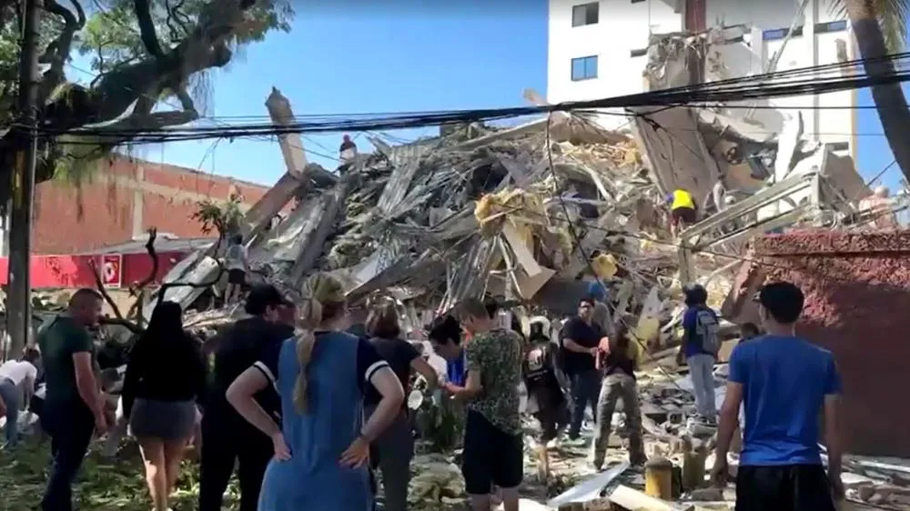 Imagem mostra destruição em Cali após terremoto. | Reprodução/Reuters