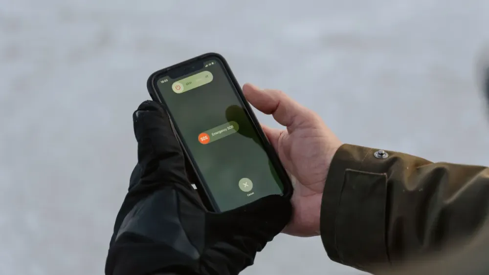 Alerta no celular • Pexels
