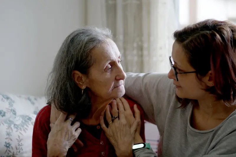 5 mudanças na fala que ajudam a detectar o Alzheimer precocemente