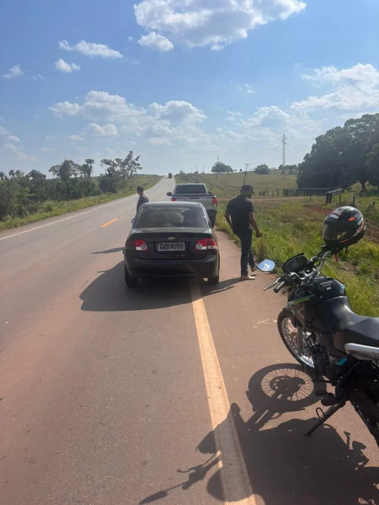 Suspeitos foram contidos após perseguição e encaminhados à Delegacia de Plácido de Castro - Foto cedida. 