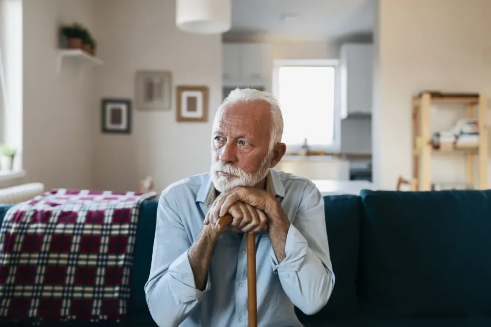 Processo de envelhecimento acontece de forma acelerada aos 44 e aos 60 anos • RealPeopleGroup/GettyImages