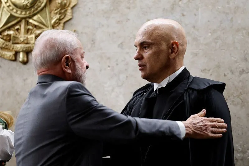 Presidente Lula ao lado do ministro do Supremo Tribunal Federal Alexandre de Moraes • 29/09/25 - REUTERS/Mateus Bonomi