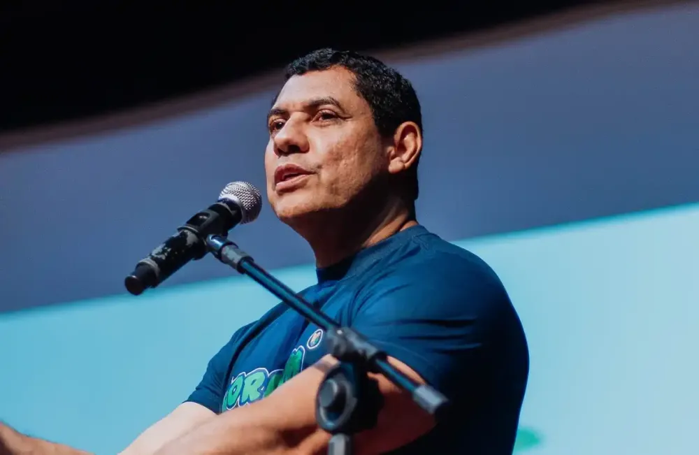Deputado federal Coronel Ulysses durante agenda política no Acre; parlamentar tem recursos destinados a Plácido de Castro e a diferentes municípios e áreas da administração pública estadual - Foto: Assessoria.