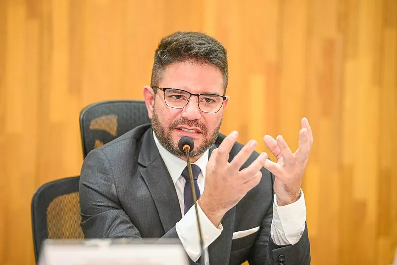 Para a Polícia Federal, Gladson Cameli é o chefe de organização criminosa criada no centro do poder acreano (Foto: Diego Gurgel / Secom)