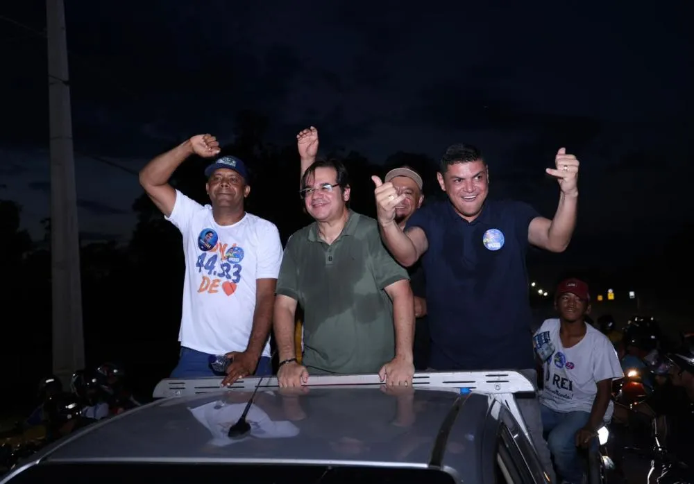  Tio Pablo e Fábio Rueda participam de carreata e caminhada pelas ruas de Plácido de Castro, encerrando a mobilização com um ato político no mirante Beira-Rio - Foto: Assessoria.