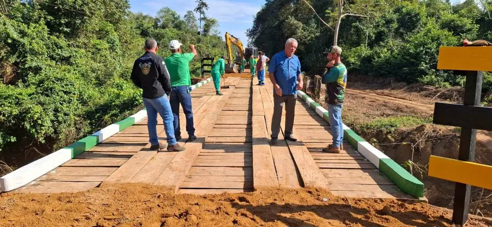 Prefeitura intensifica recuperação e construção de pontes na zona rural de Plácido de Castro