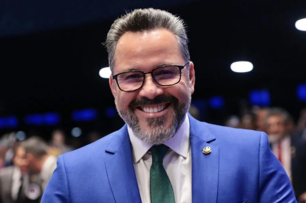 Senador Alan Rick votou favoravelmente à proposta que prevê o fim da escala 6x1 e a redução da jornada semanal de trabalho - Foto reprodução.