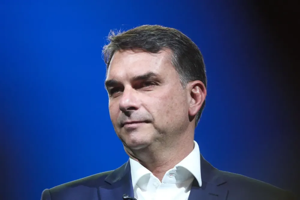 Flávio Bolsonaro (PL) • Estadão Conteúdo