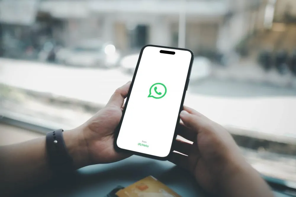 Dá para escrever com letras azuis no WhatsApp? Sim, e nós mostramos como!